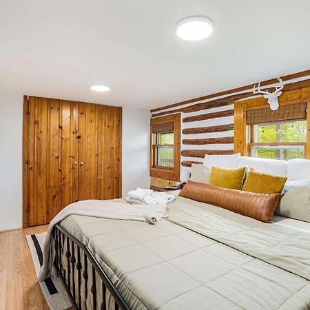 Modernized Log Cabin W Hot Tub Fire Pit & Views Berkeley Springs Exterior photo