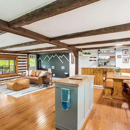 Modernized Log Cabin W Hot Tub Fire Pit & Views Berkeley Springs Exterior photo