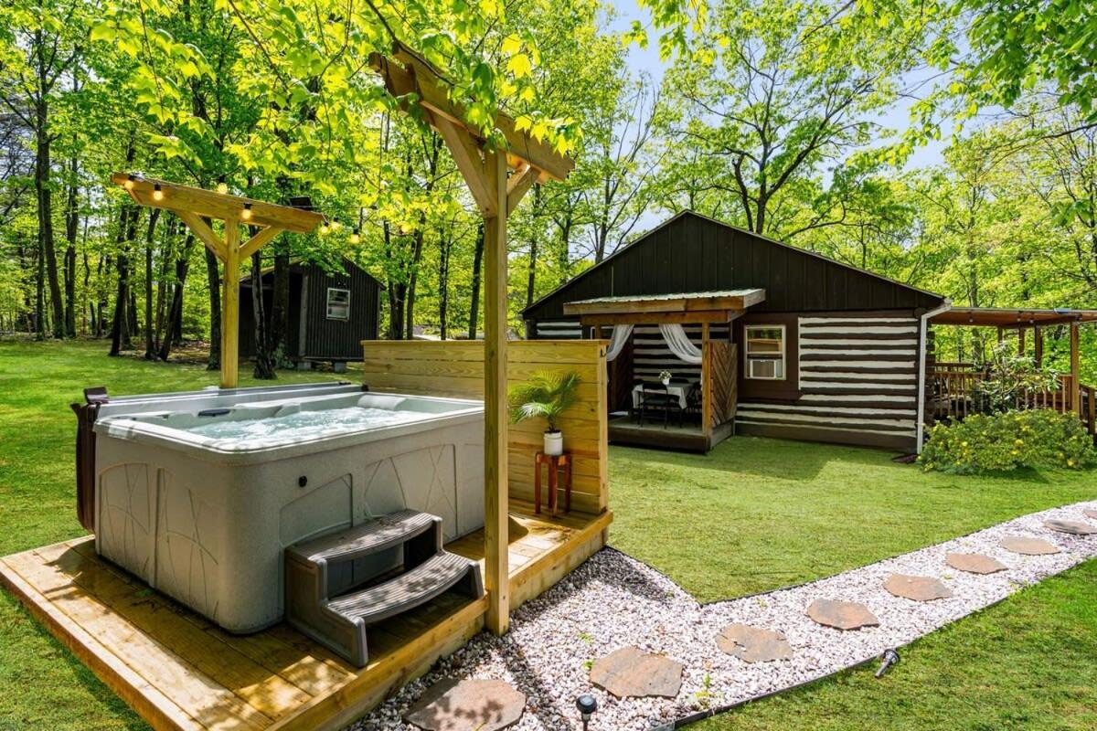 Modernized Log Cabin W Hot Tub Fire Pit & Views Berkeley Springs Exterior photo