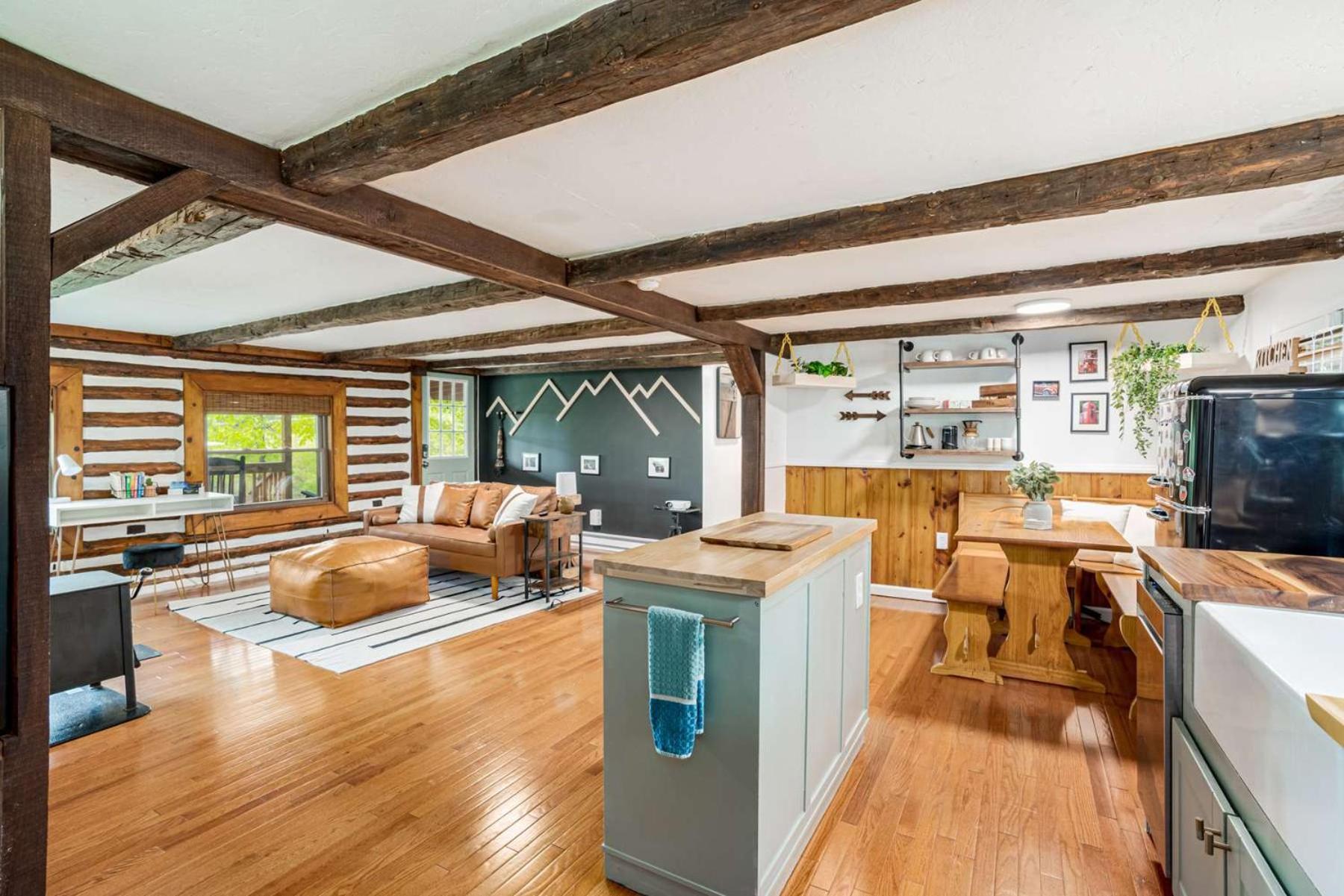 Modernized Log Cabin W Hot Tub Fire Pit & Views Berkeley Springs Exterior photo