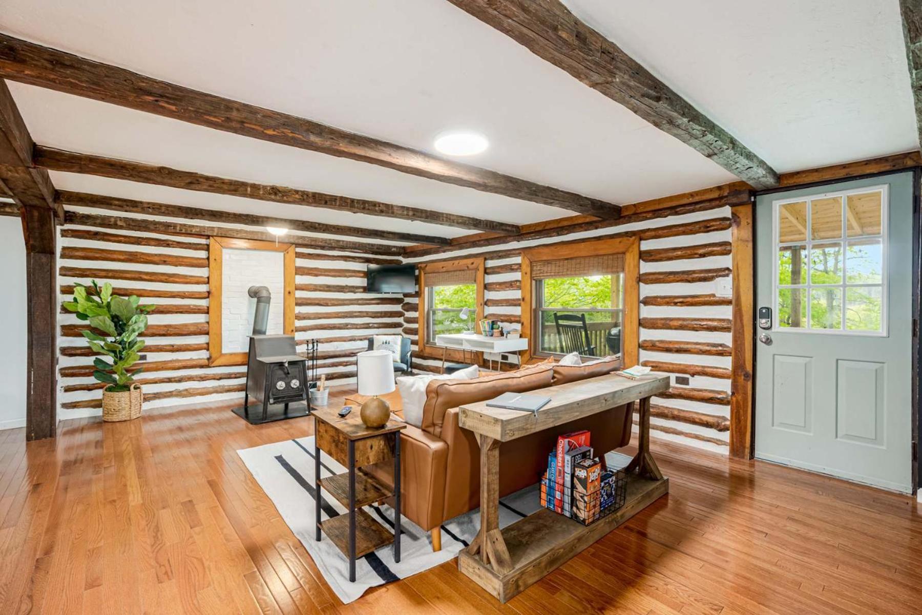 Modernized Log Cabin W Hot Tub Fire Pit & Views Berkeley Springs Exterior photo