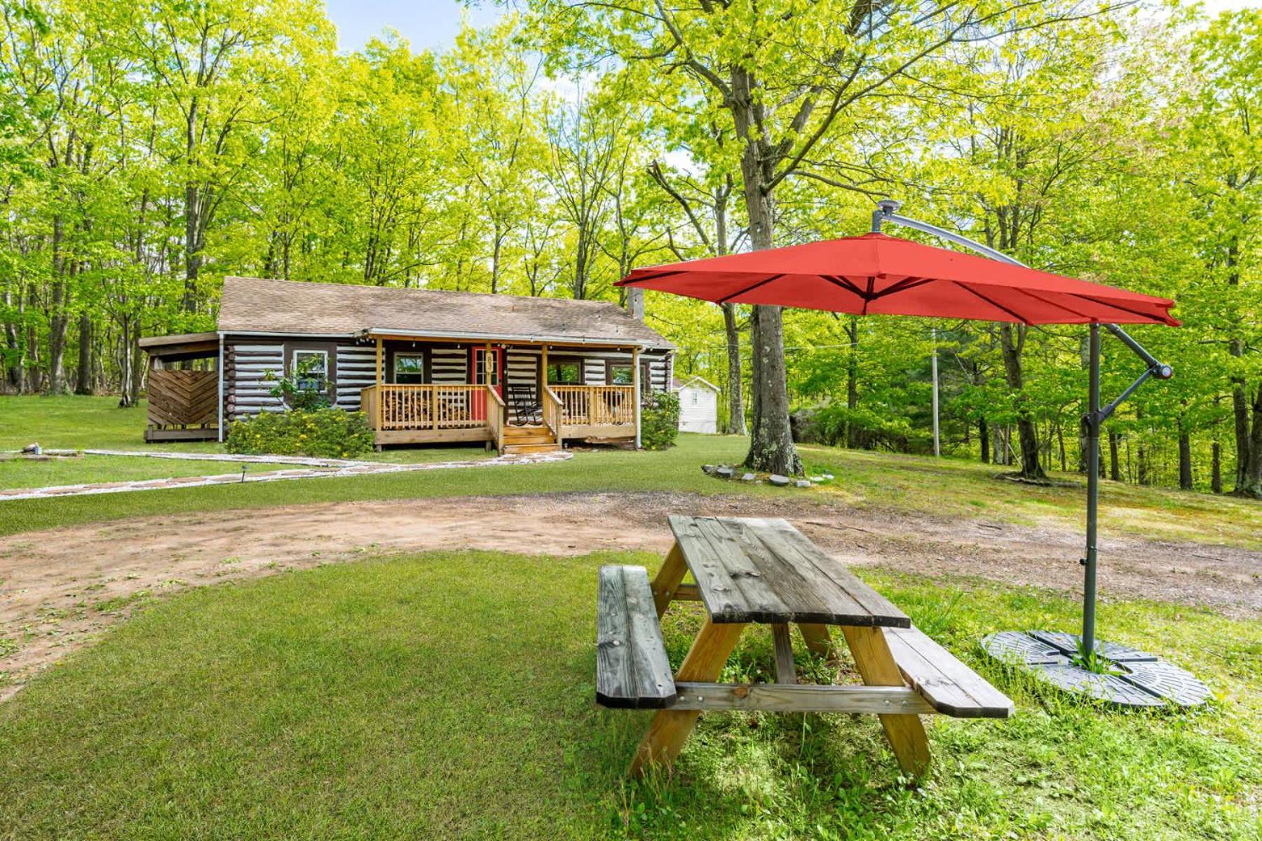 Modernized Log Cabin W Hot Tub Fire Pit & Views Berkeley Springs Exterior photo